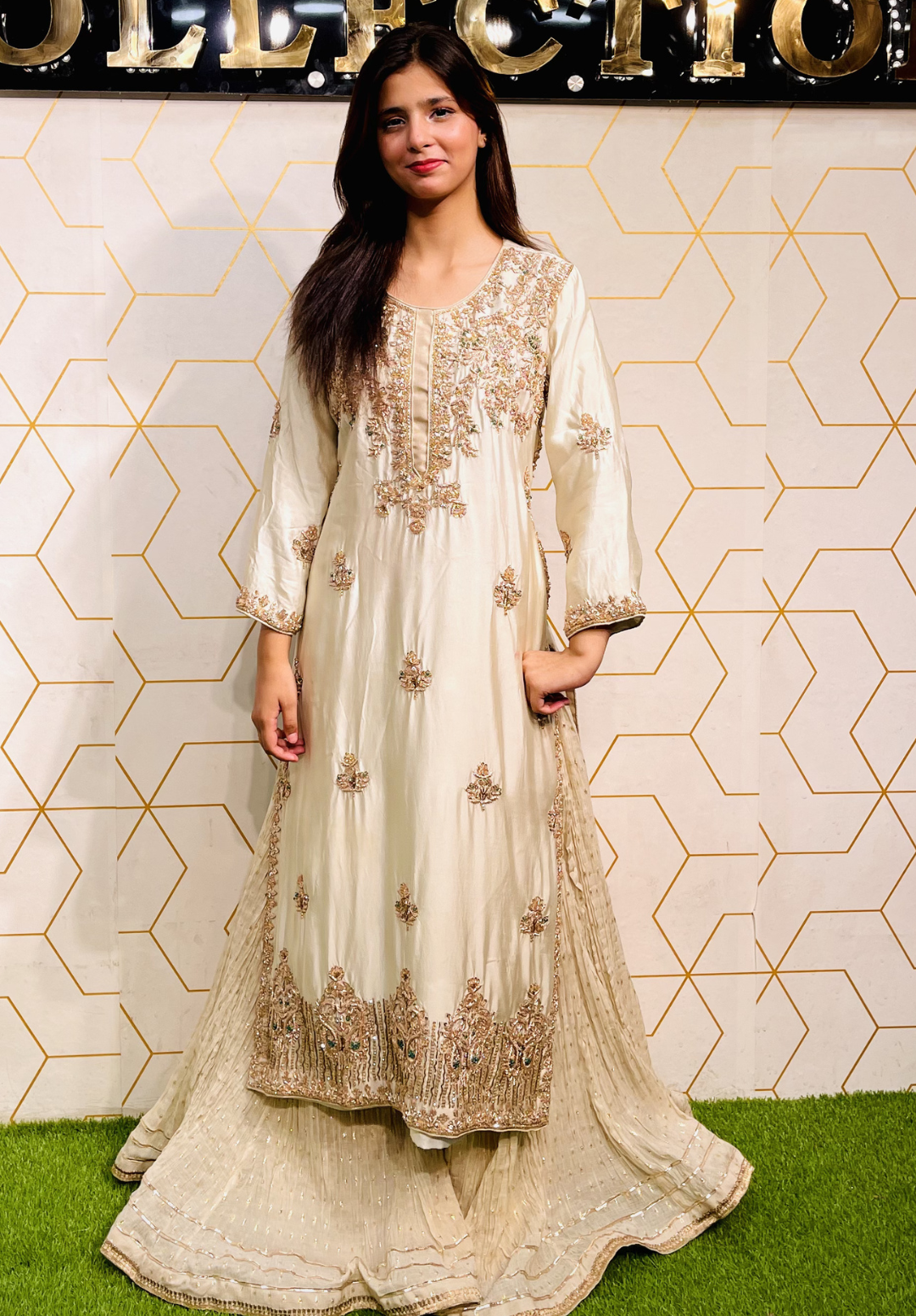 Amna Collection Le011 – Sheesha Silk Bridal Formal with Crystal & Raisham Work