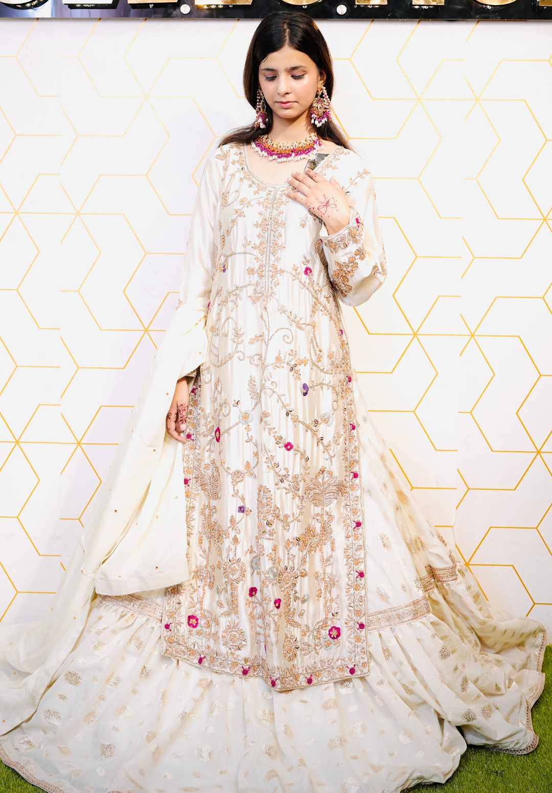 Amna Collection MoR004 – Silk Bridal Formal with Pure Silk Dupatta & Crystal Work