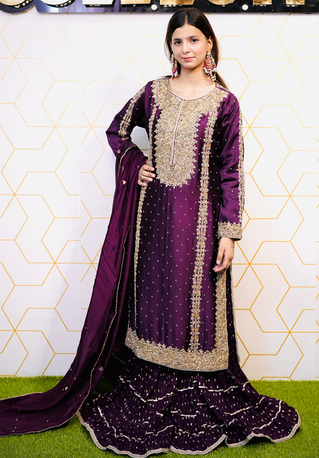 Amna Collection Se001 – Sheesha Silk Bridal Formal with Crystal & Raisham Work